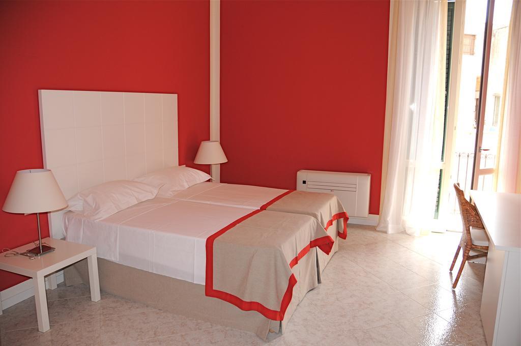 Albachiara Suite Rooms - City Center Trapani Pokoj fotografie